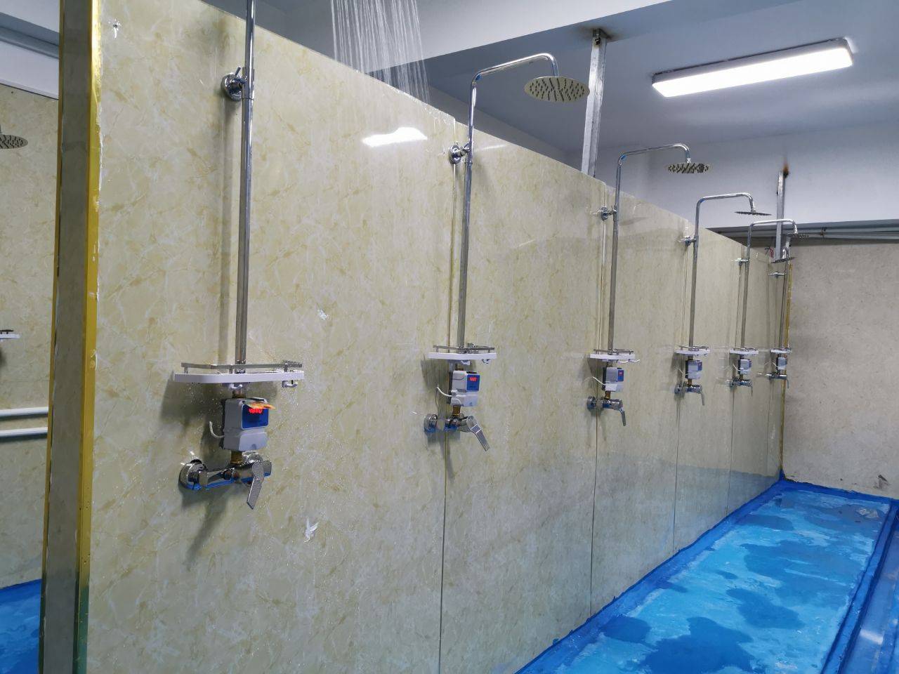 學(xué)校淋浴水控機(jī)